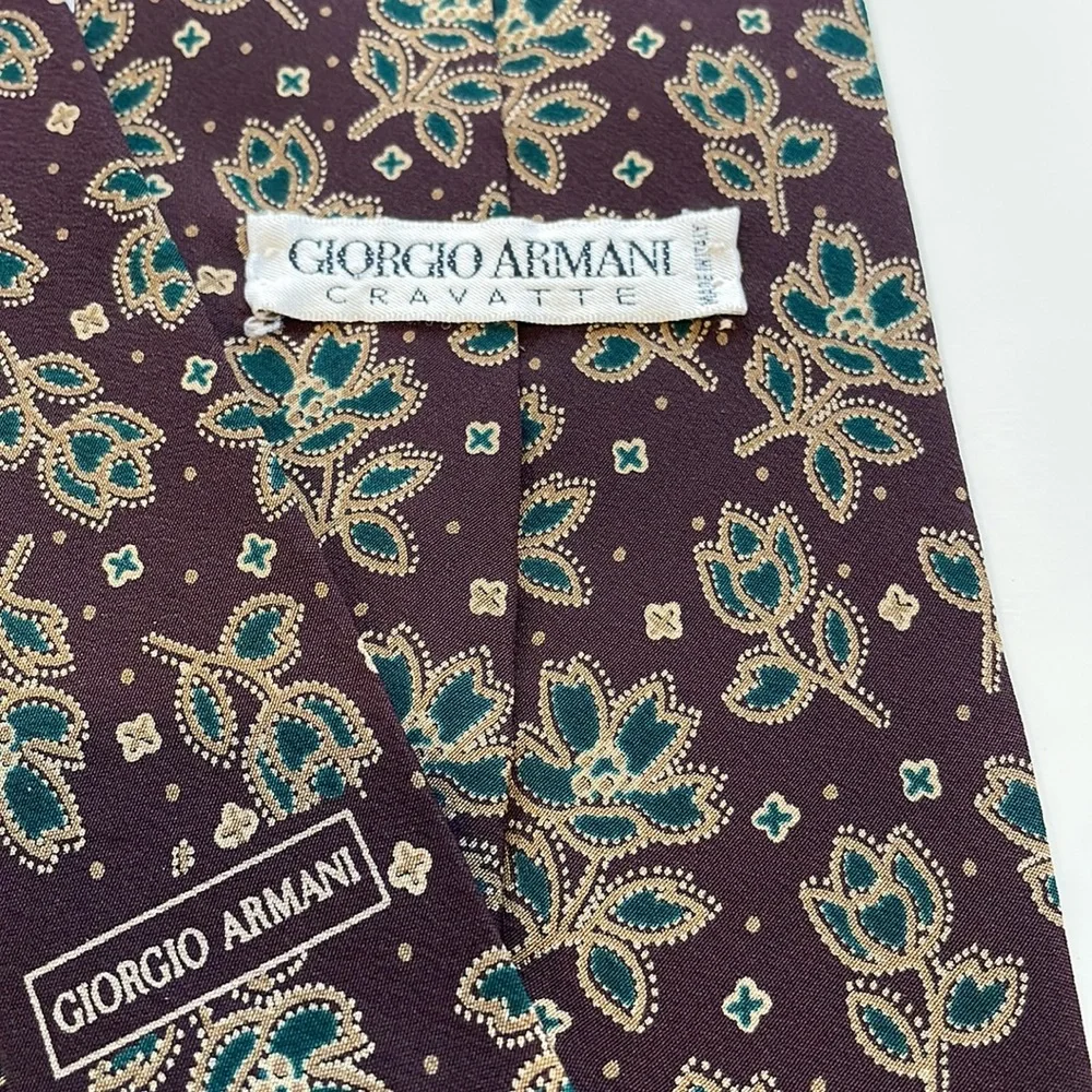 Giorgio Armani Cravette Vintage Men’s Silk Tie. Burgandy w/flowers. EUC